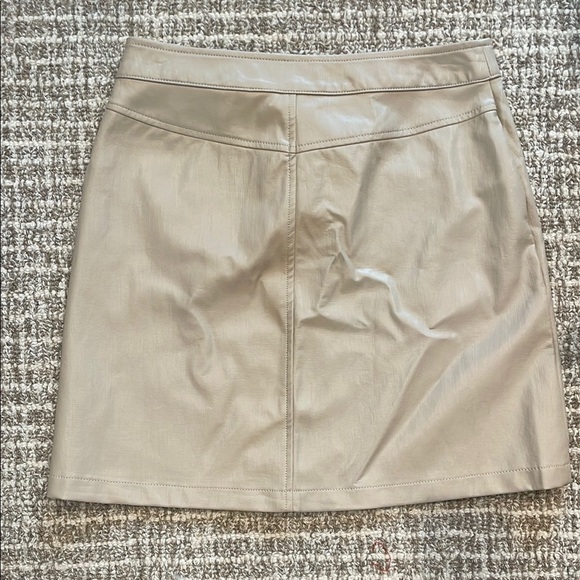 Tan Faux leather A-Line Mini Skirt with Cargo Style - Picture 5 of 6